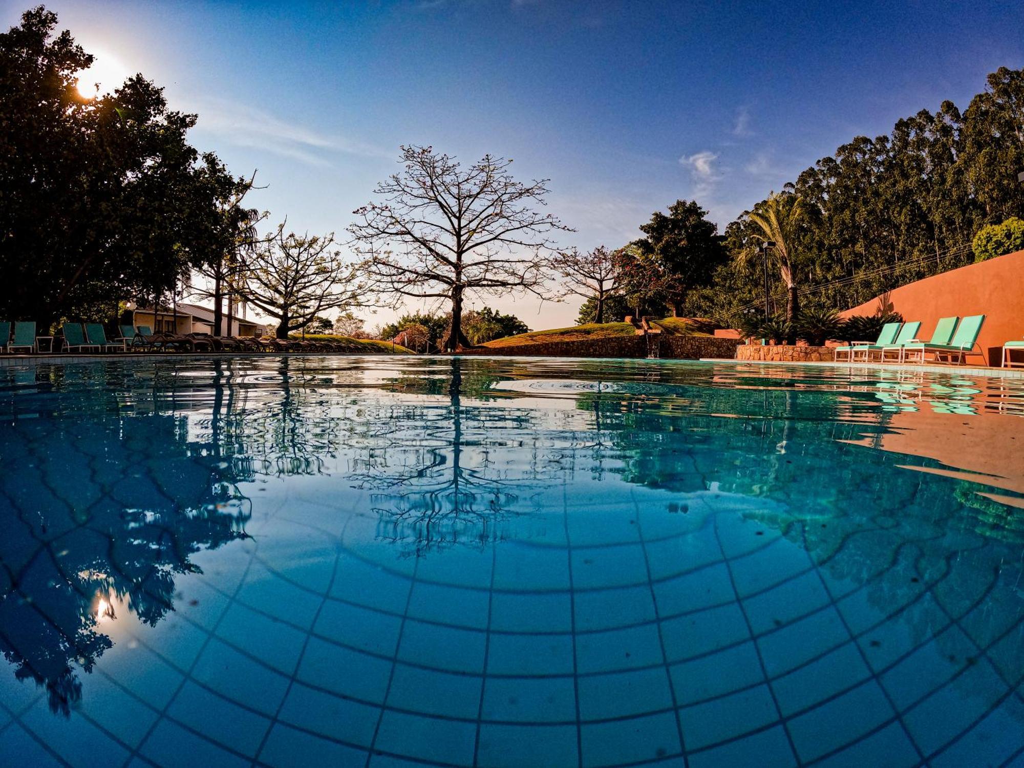 Blue Tree Thermas De Lins Resort Exterior photo The swimming pool at the resort