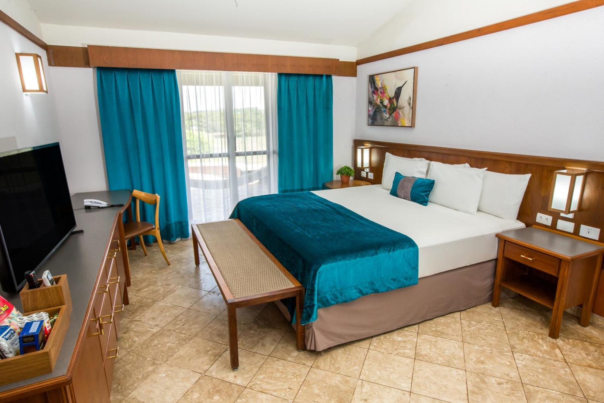 Blue Tree Thermas De Lins Resort Exterior photo A room at the hotel